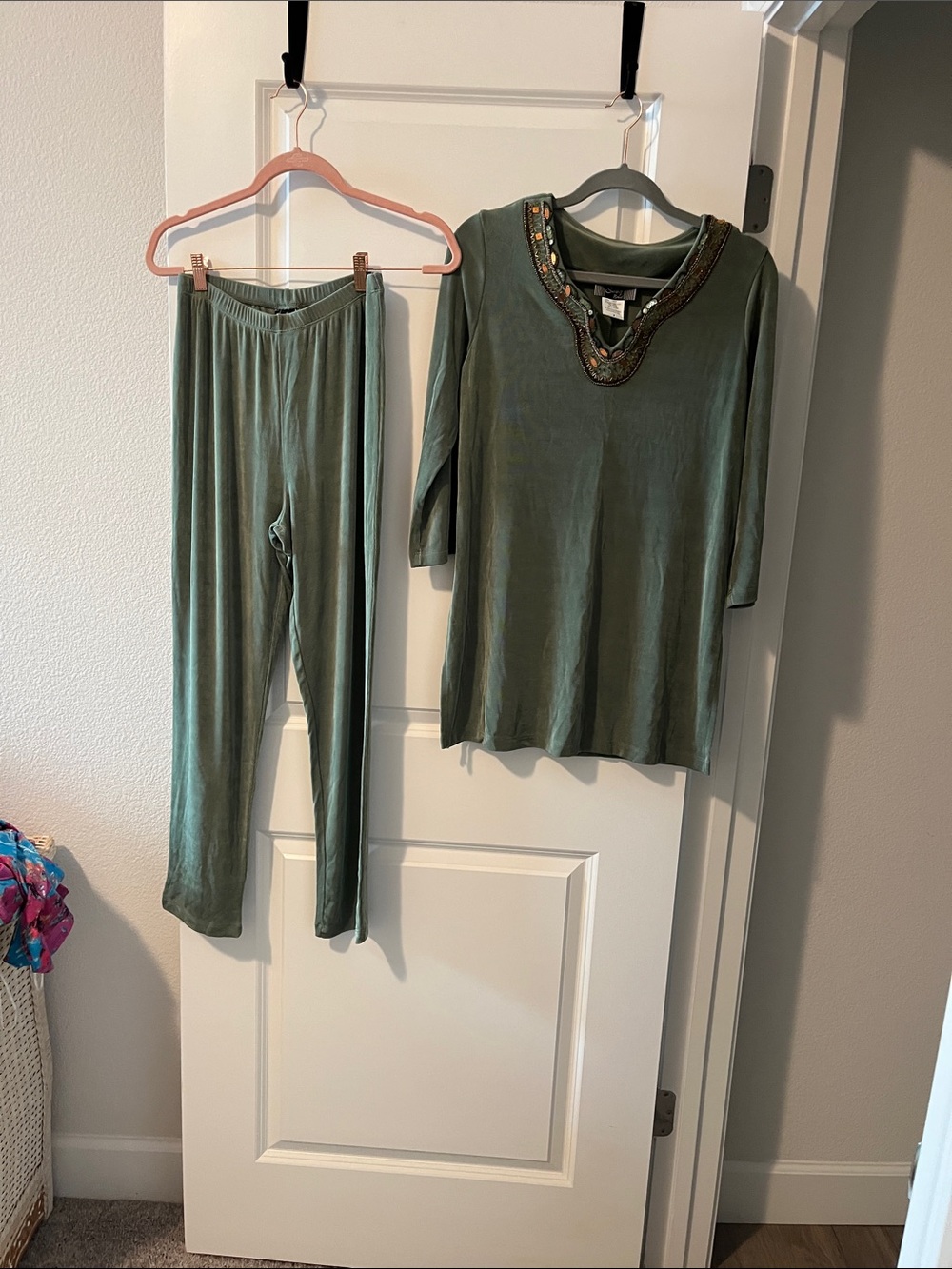Slinky Brand Olive Green Two-Piece Cropped Pants & Tunic Set